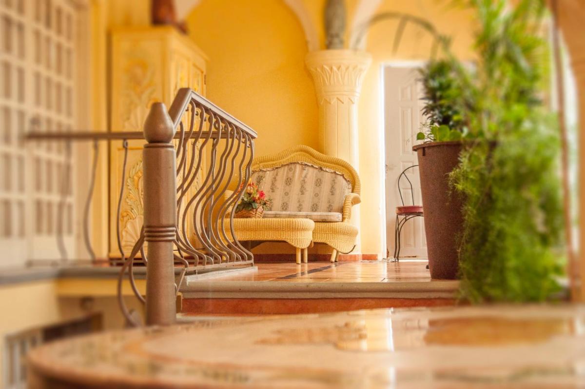 Centro Hotel Villa las Margaritas - Housity