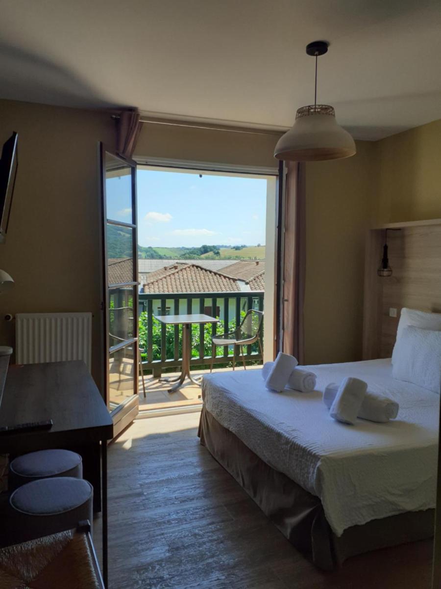 Hotel Mendionde - Housity