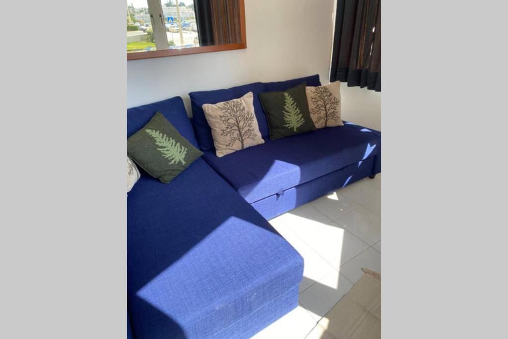 Blue - Beachfront Apartment - Housity
