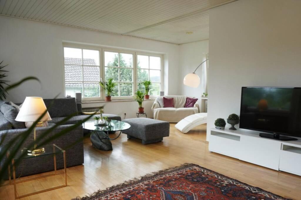 Grüne Wohlfühloase mit einmaliger Aussicht - Housity