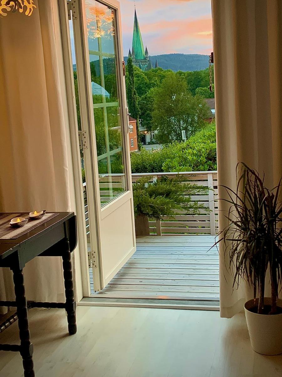 Private house-terrace-garden -parking-WiFi-smartTV - Housity