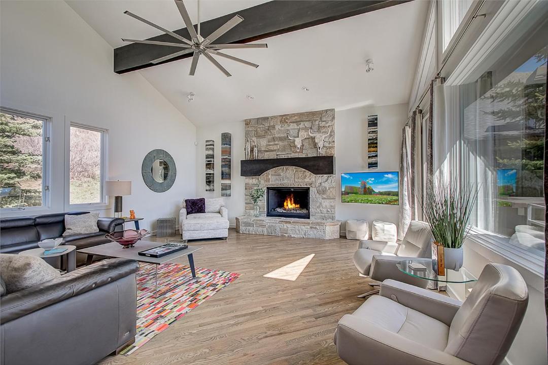 Suitetrails - Deer Valley Private Home Exquisite Mountain Modern Private Hot Tub Wonderful Gathering Spaces