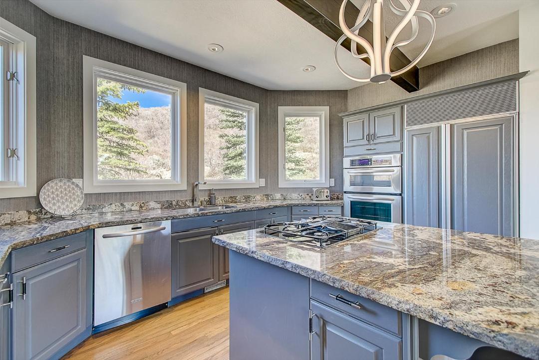 Suitetrails - Deer Valley Private Home Exquisite Mountain Modern Private Hot Tub Wonderful Gathering Spaces