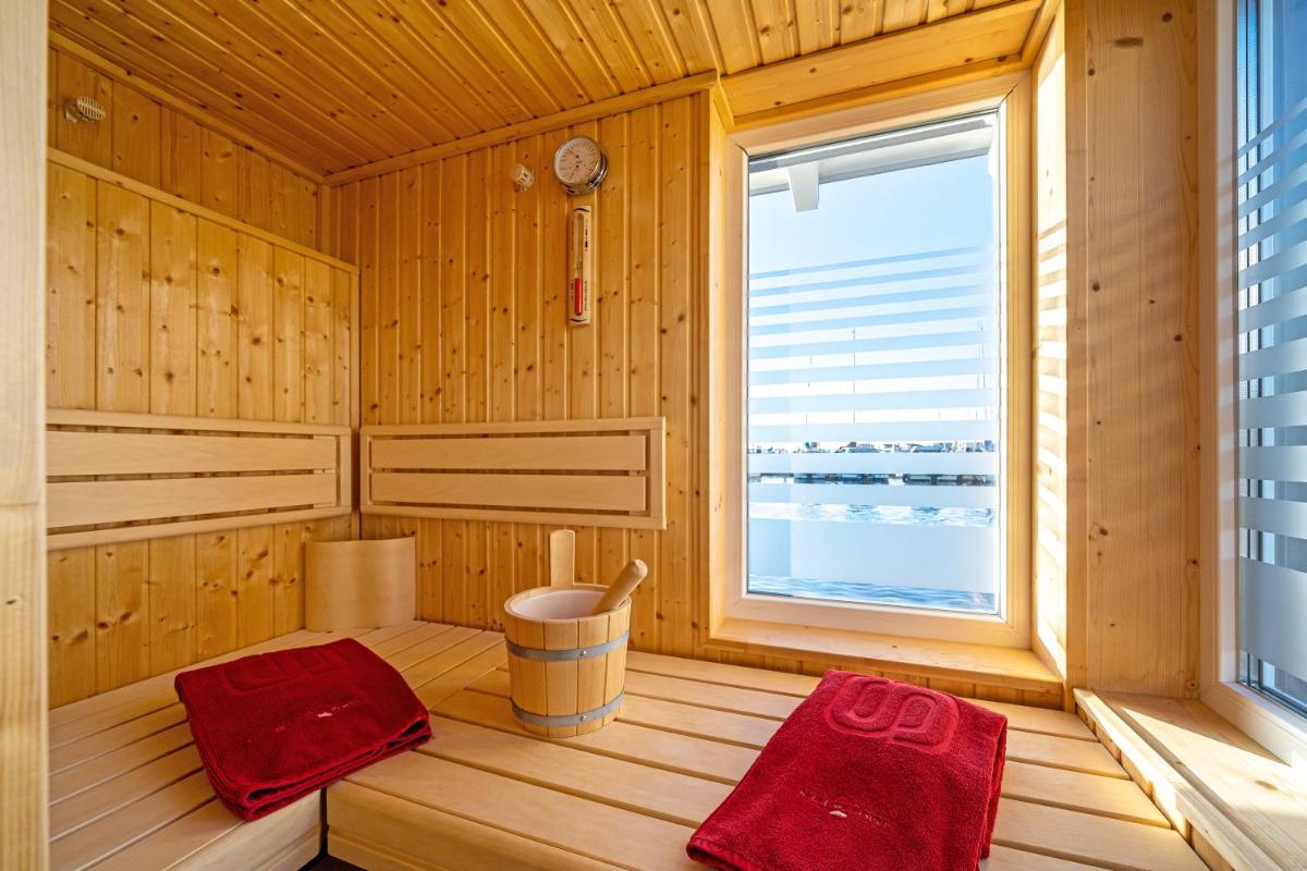 Galeriebild der Unterkunft Schwimmende Häuser im BALTIC SEA RESORT in Kröslin