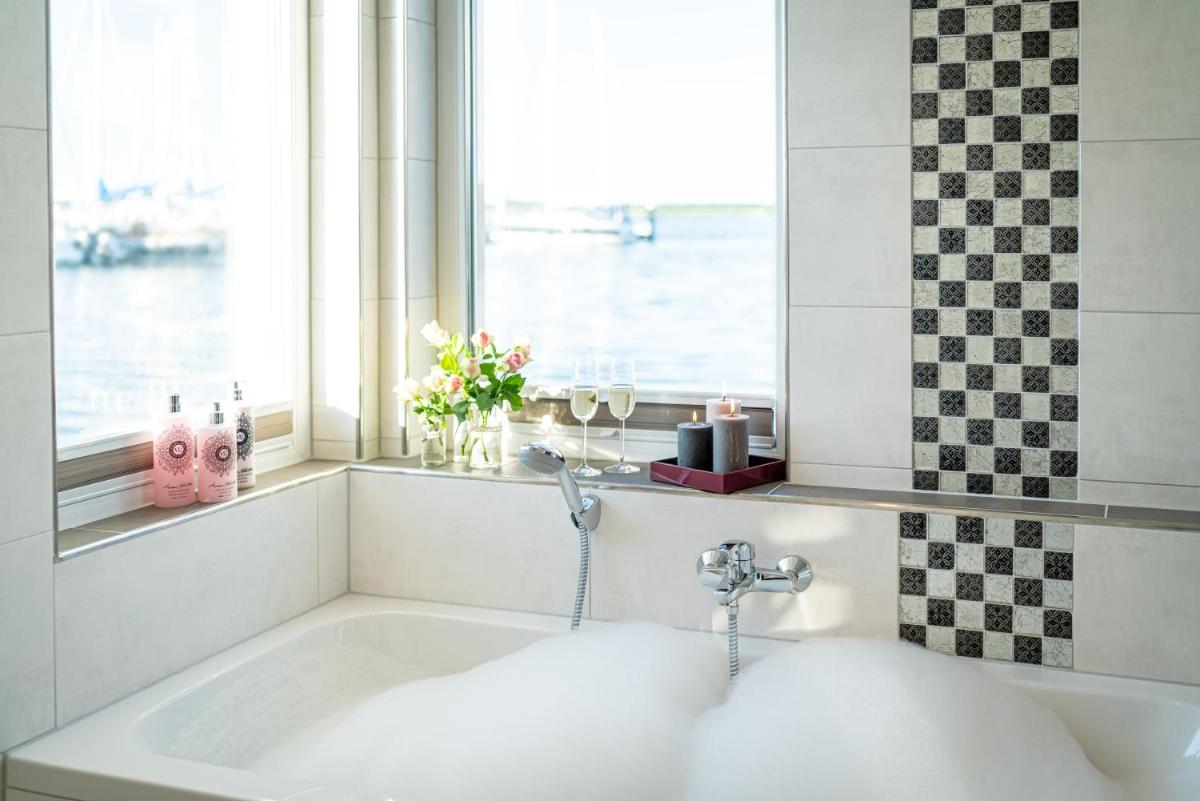 Ein Badezimmer in der Unterkunft Schwimmende Häuser im BALTIC SEA RESORT