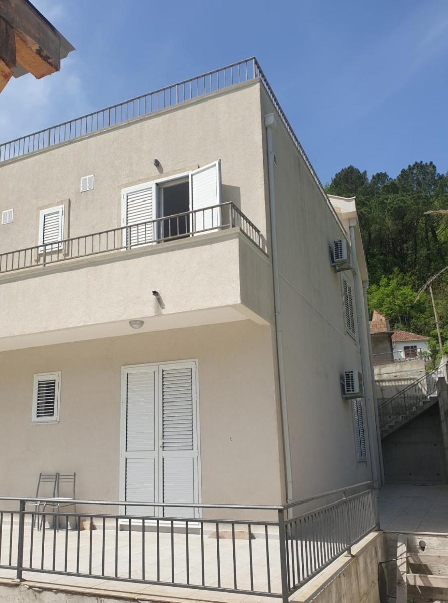 Apartmani Zlatko - Housity
