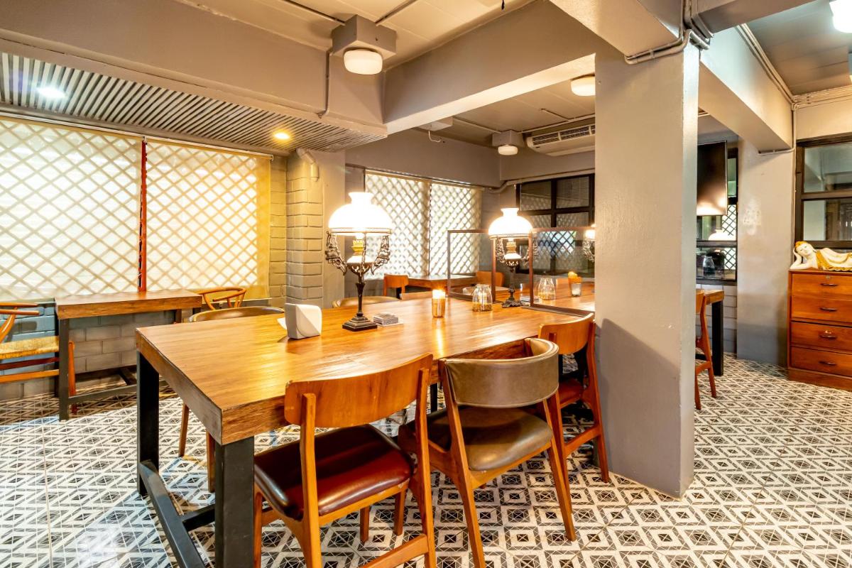 The Palm Hotel - Housity