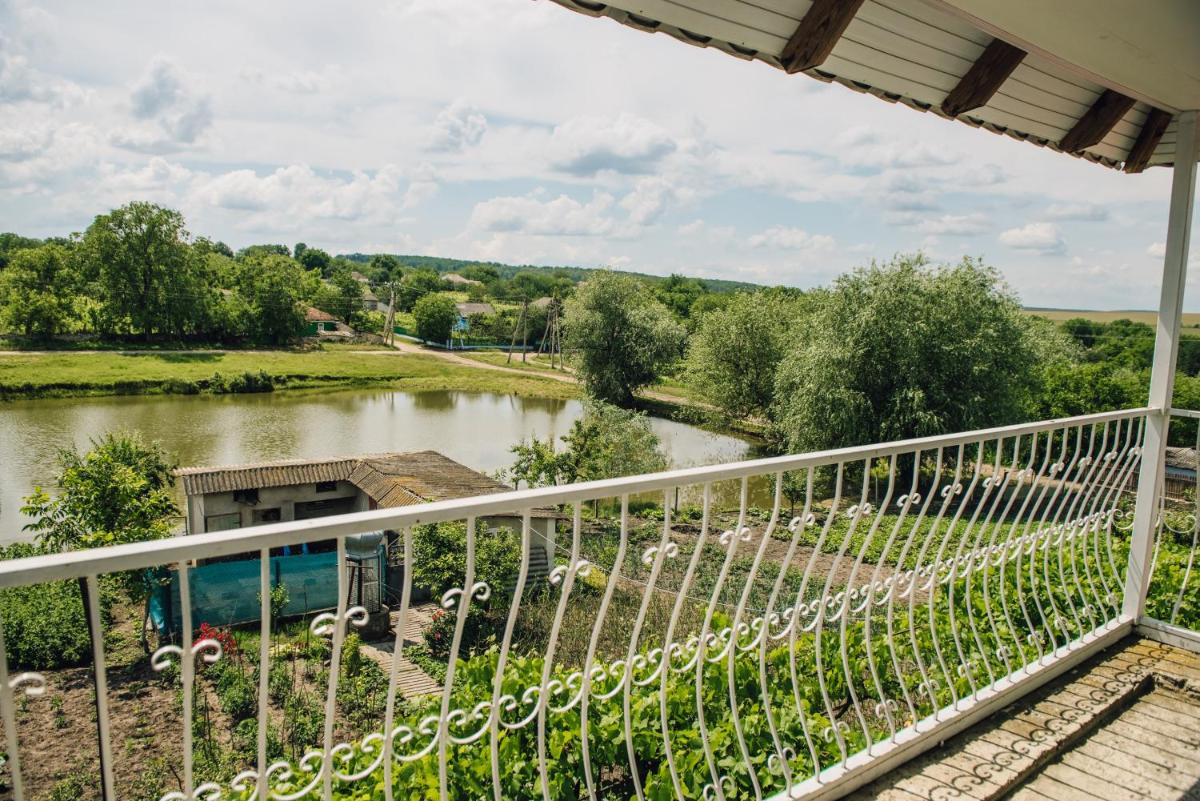 Căsuţa de lângă Lac - Housity