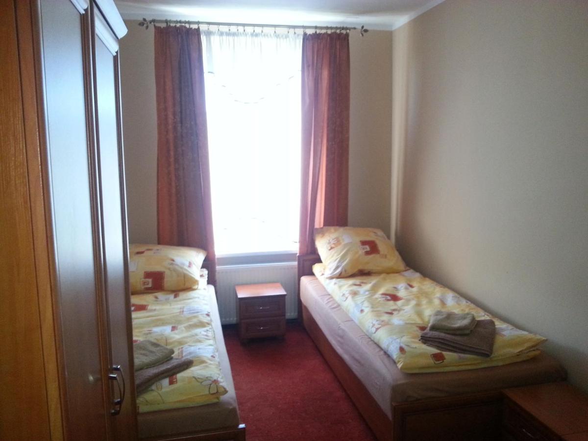 Hotelik Parkowy - Housity