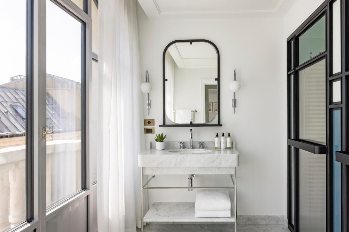 Salle de bains dans l'établissement Kimpton - St Honoré Paris by IHG
