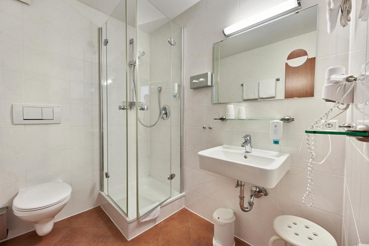 Hotel Touristik - Housity