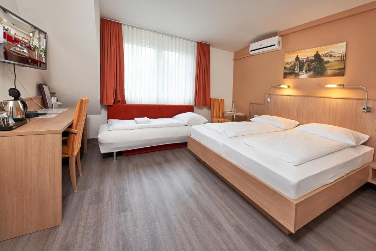 Hotel Touristik - Housity