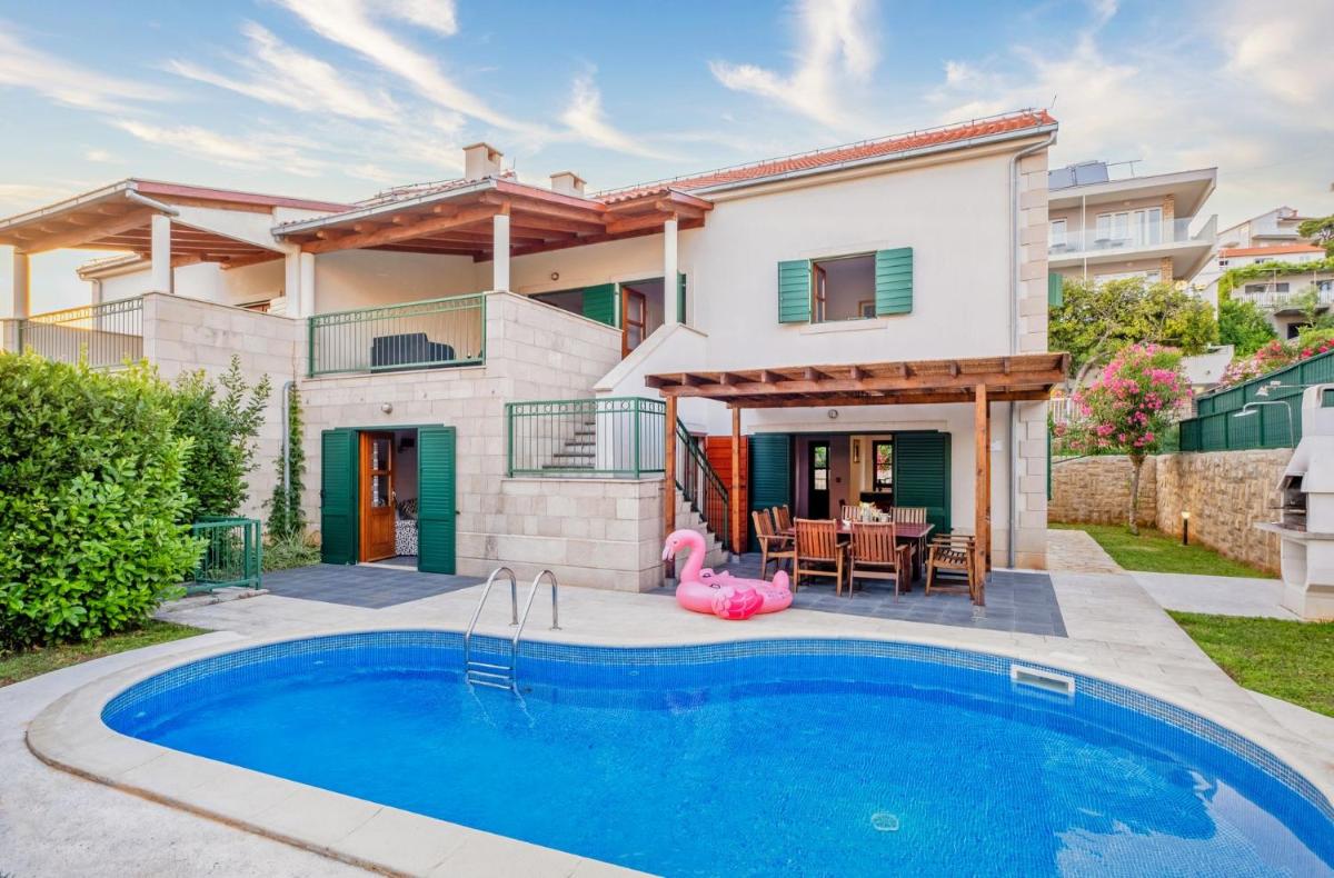 Villa Dane, private pool, near Hula Hula, free breakfast - DIRECT LANDLORD - Housity