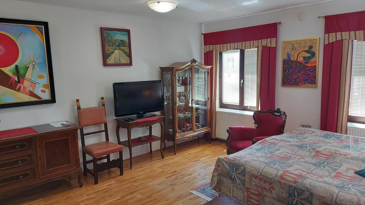 Apartma pri Gradu - Housity