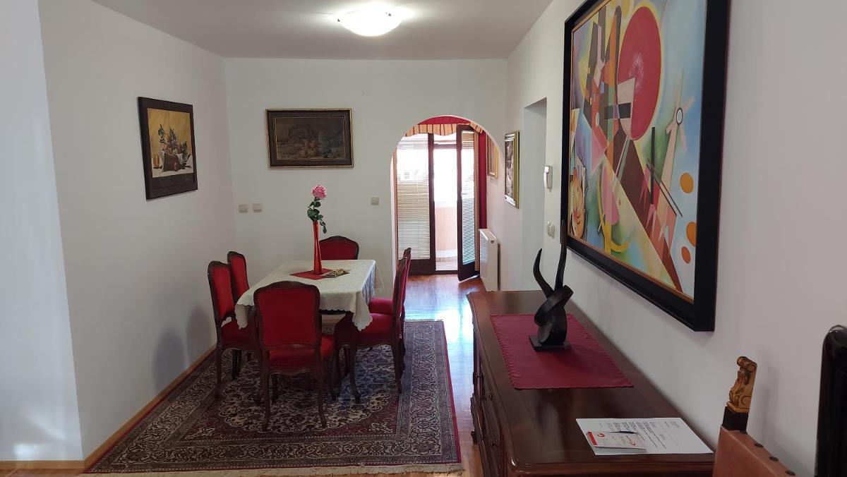 Apartma pri Gradu - Housity