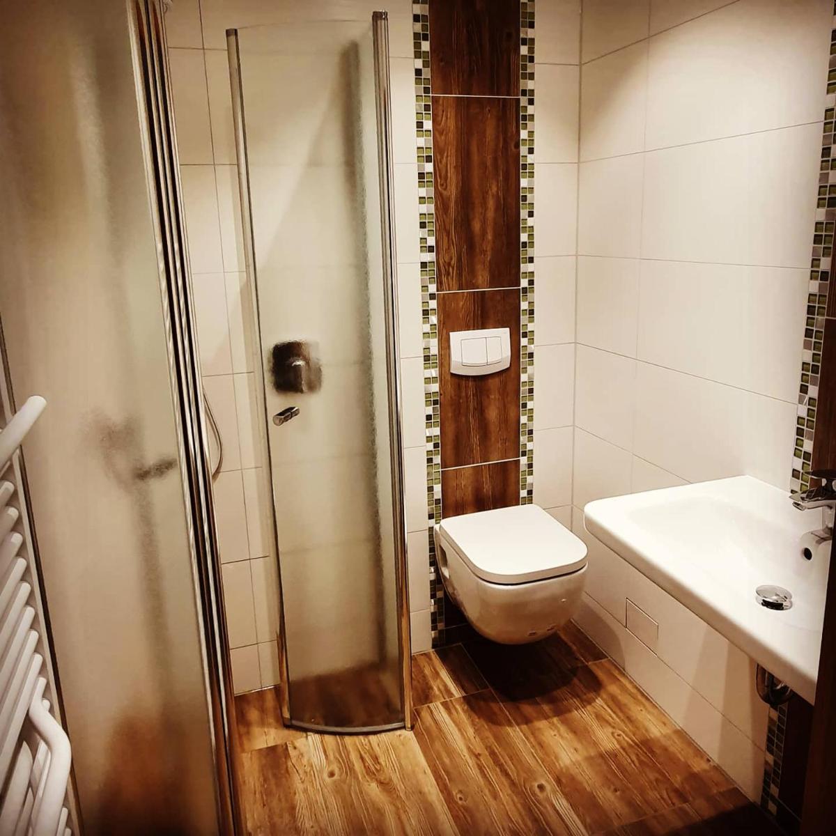 Hotel-Restaurant Elsterblick - Housity