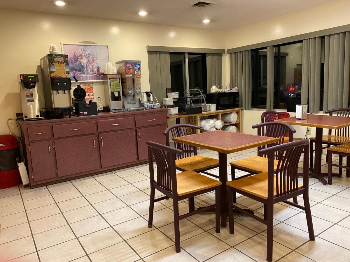 Knights Inn & Suites Dublin - Housity