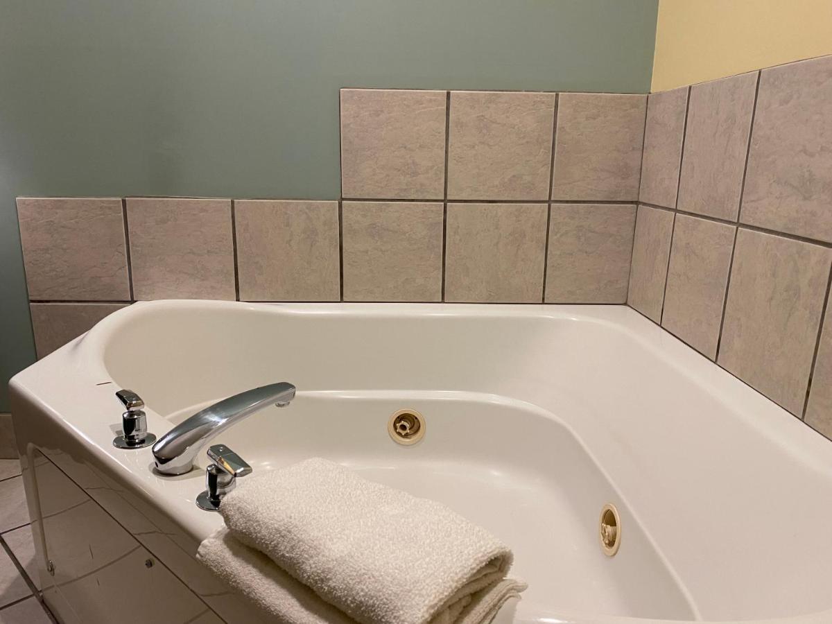 Knights Inn & Suites Dublin - Housity