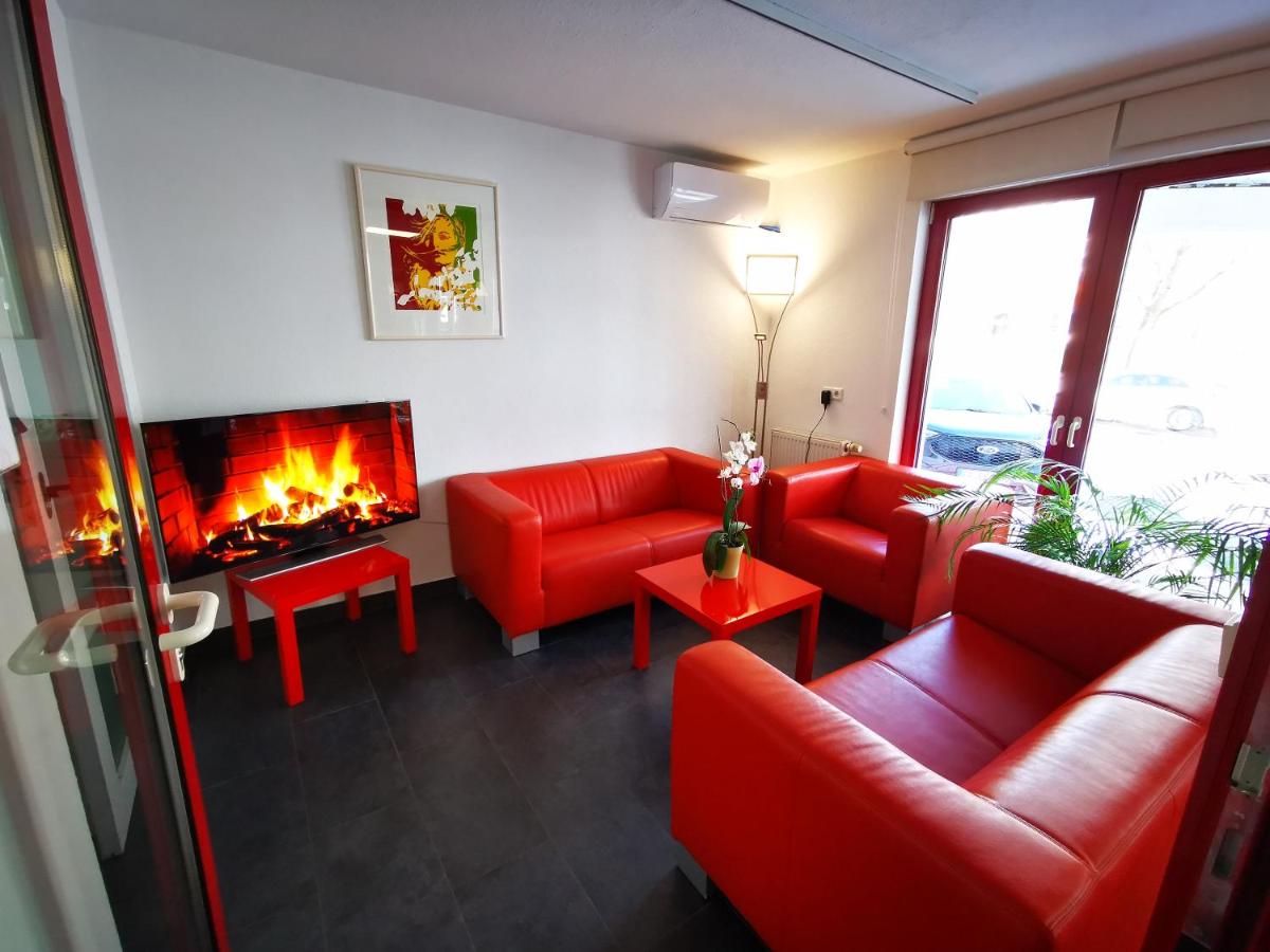 Hotel Touristik - Housity