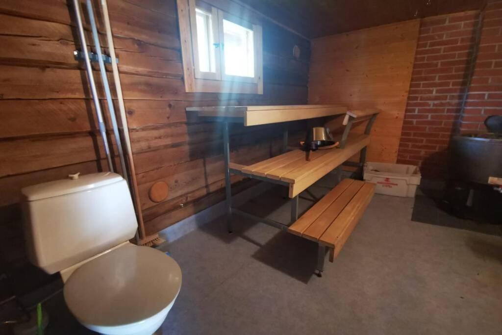 Annin Mökki Tenojoen rannalla - Housity