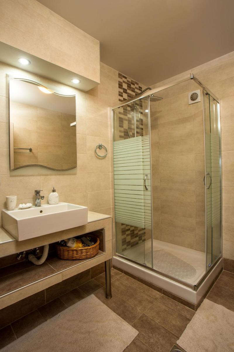 AGGELOS GARDEN VIEW - Housity
