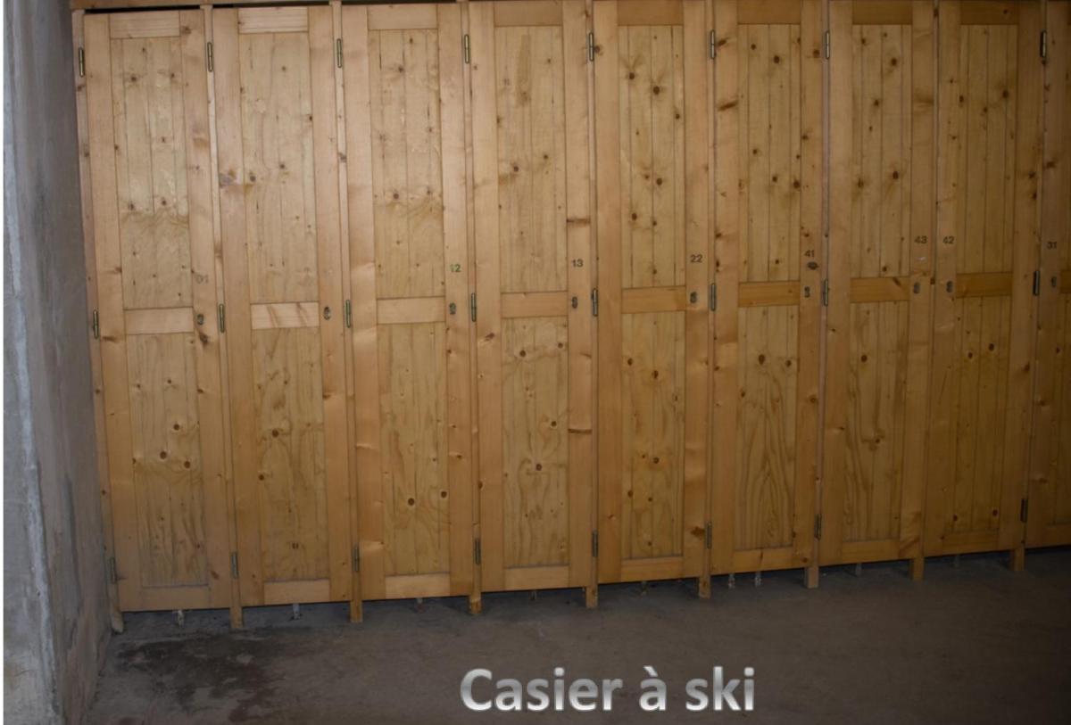 Courchevel 1550 – VERITABLE SKI AUX PIEDS – APPARTEMENT LES TOVETS T2 – 47m2 – 4P - Hizvo