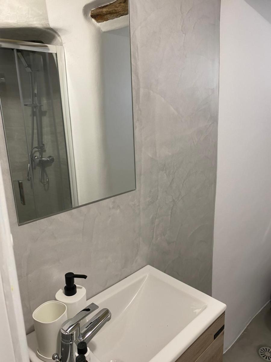 Litharaki Guest House - Housity