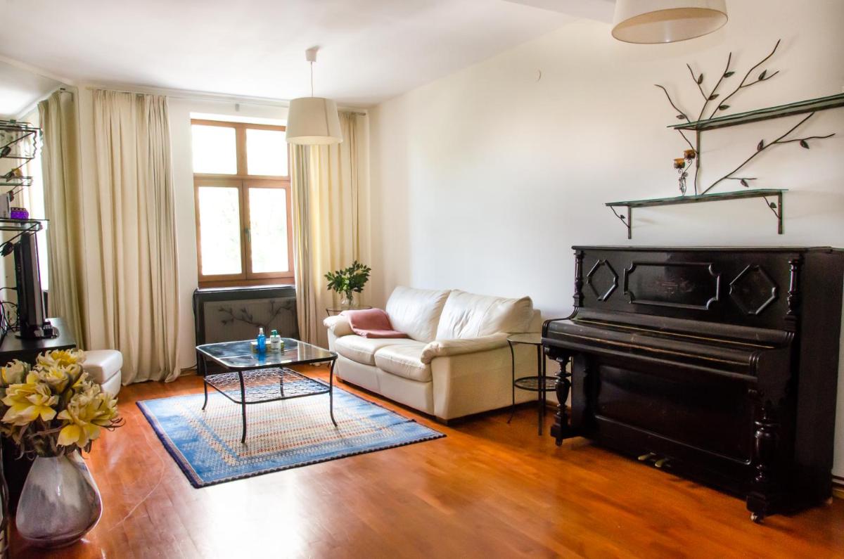Bohemian Apartment - Center of Bucharest - Housity