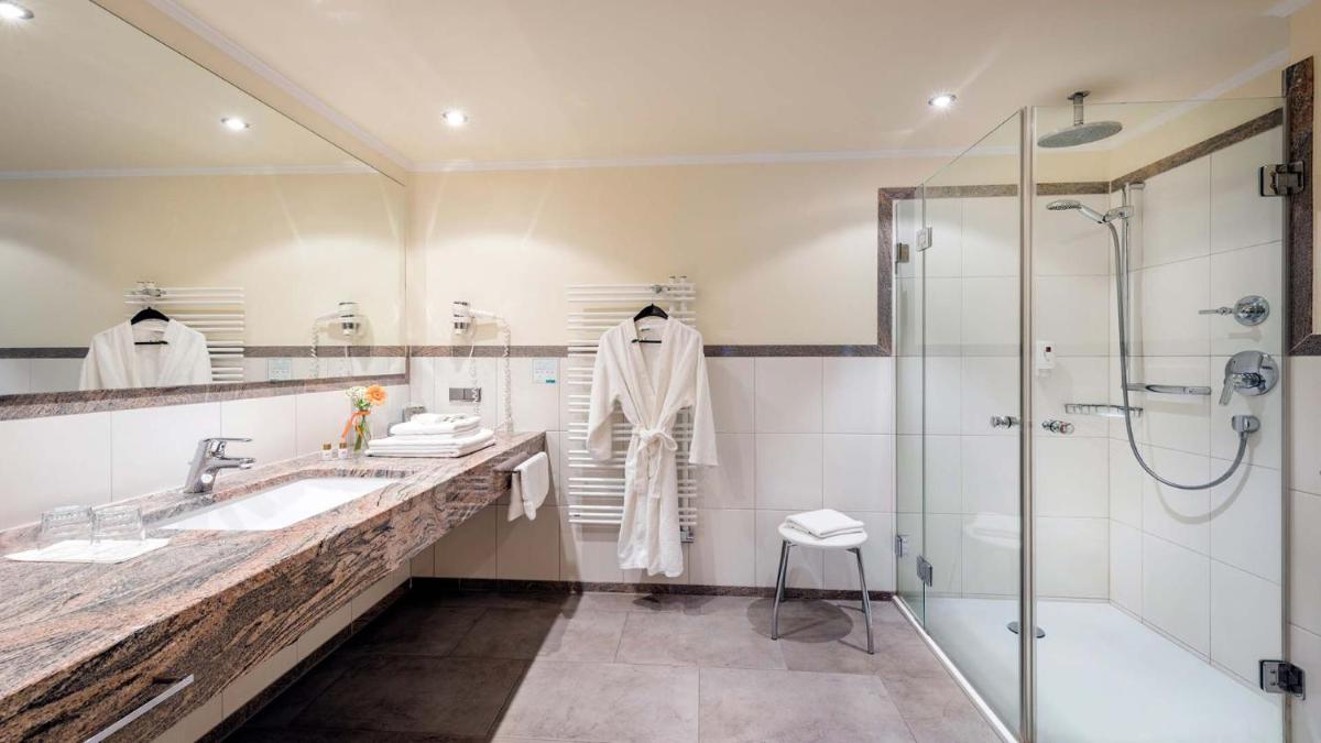 Landhotel Heimathenhof - Housity