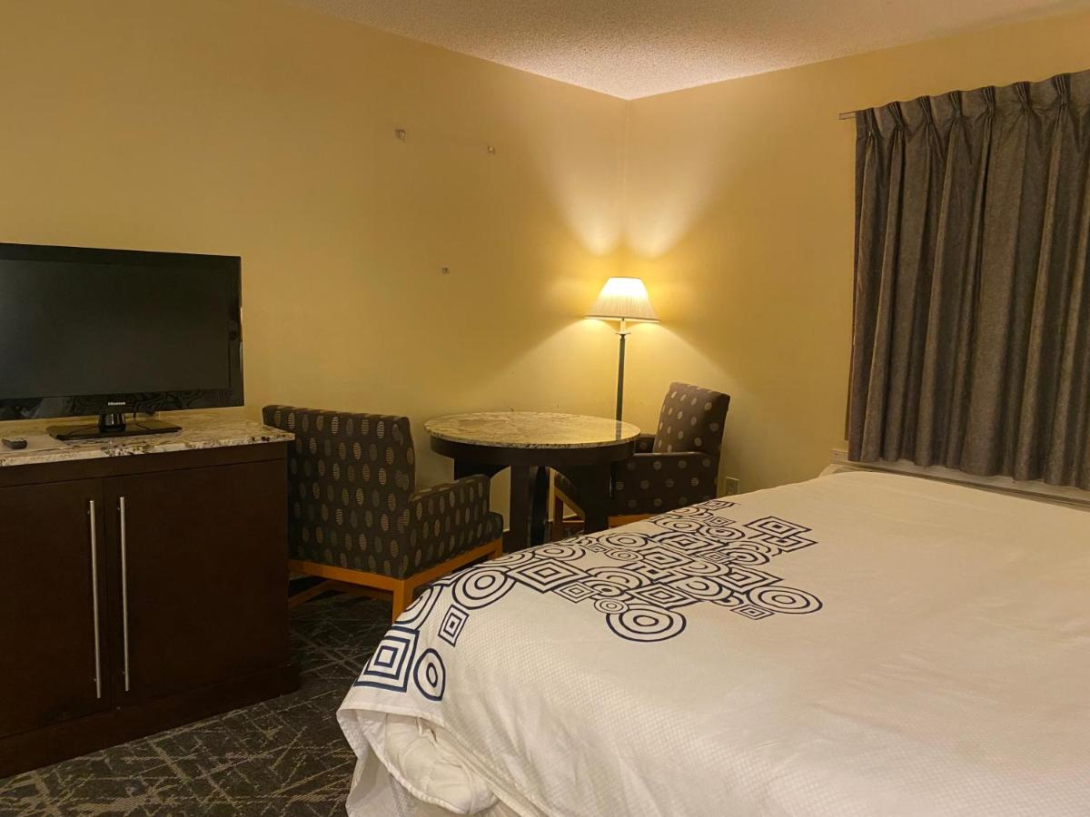 Knights Inn & Suites Dublin - Housity