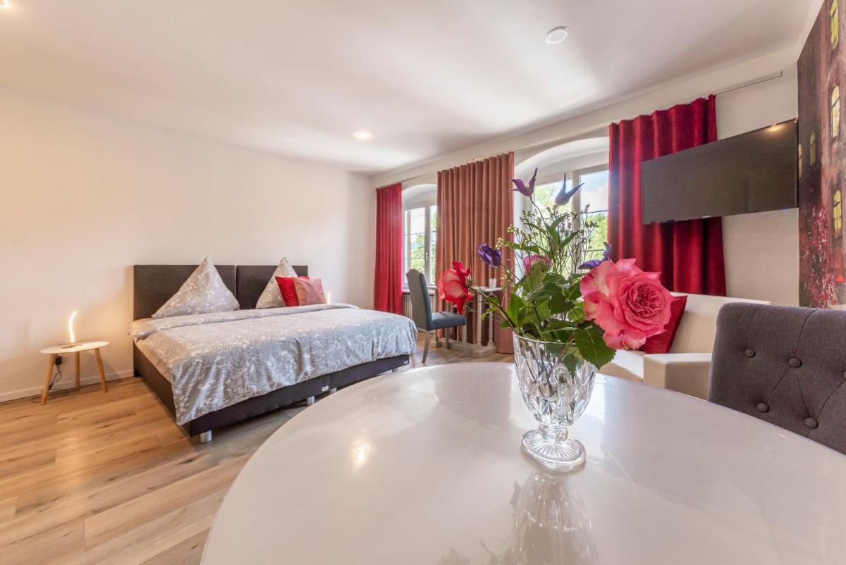 Apartment 8 - Housity