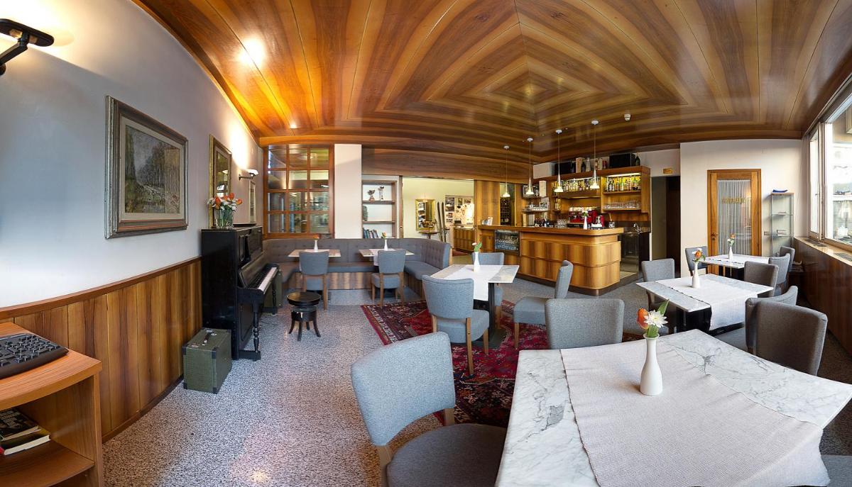 Hotel Cles - Housity
