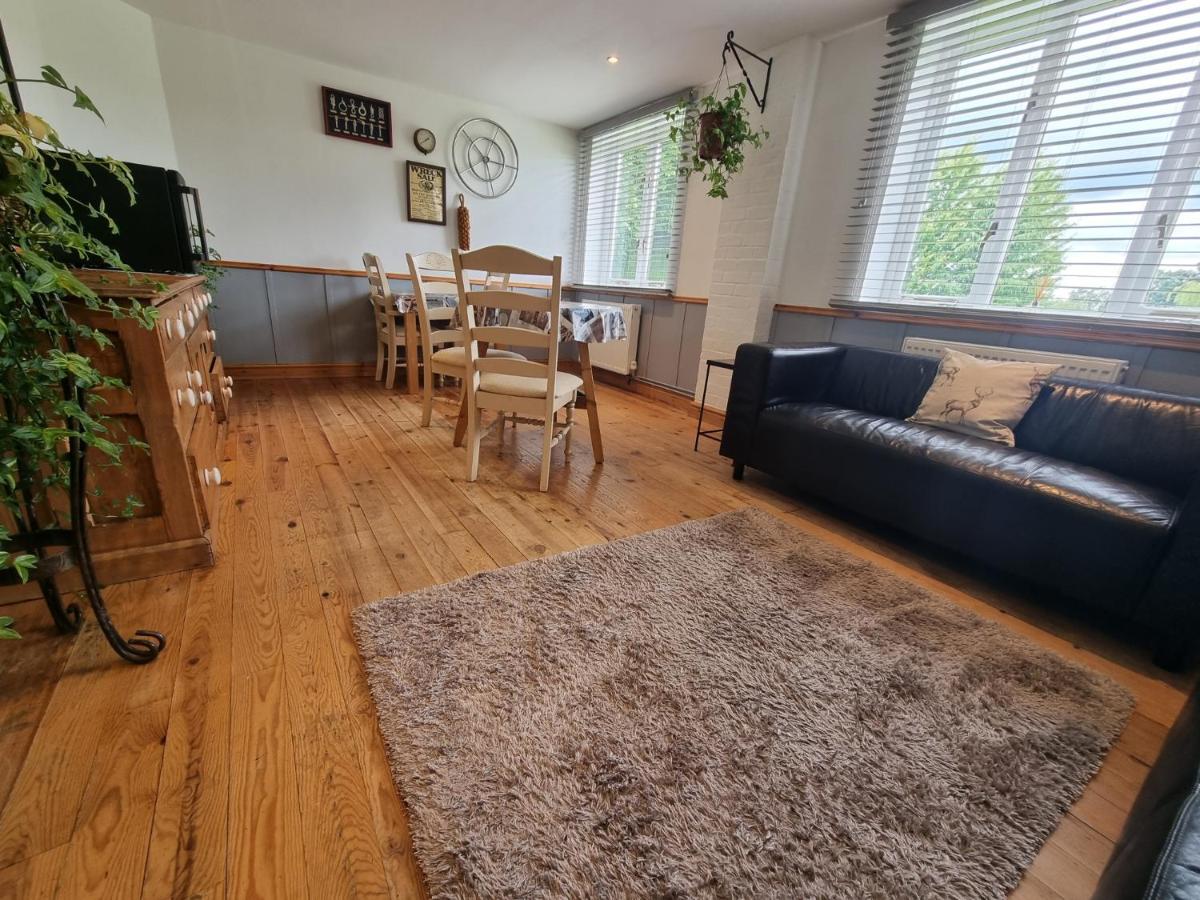 The Boathouse - Housity