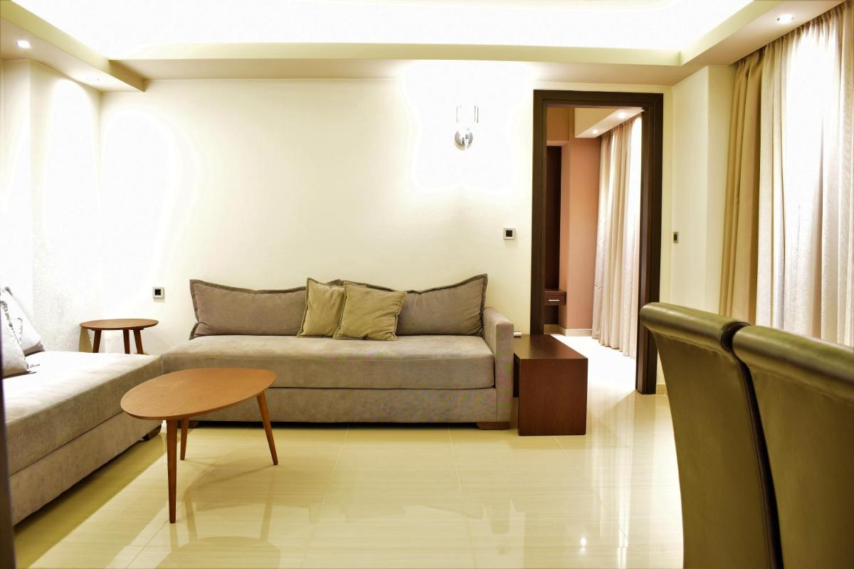 Mike Studios & Apartments - Housity