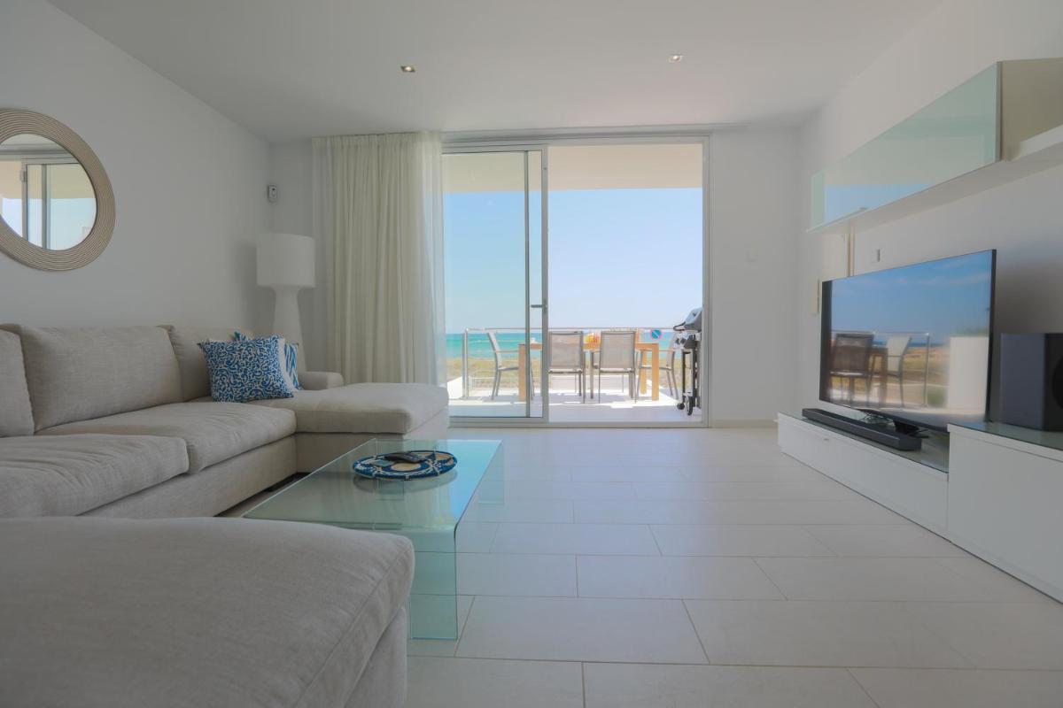 Son Serra Sea Coast Villa - Housity