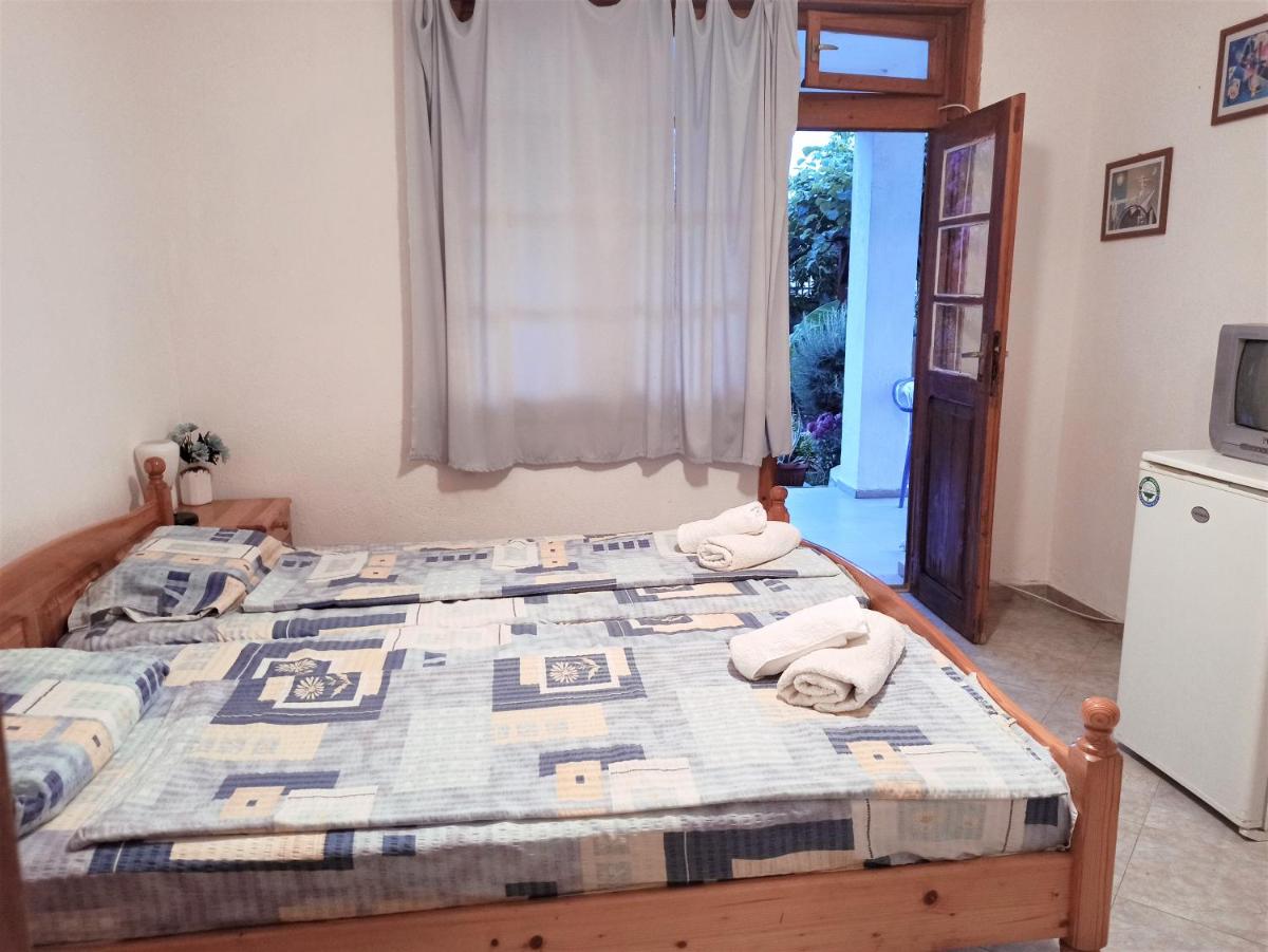 Room for two in House of relax Ahtopol - Housity
