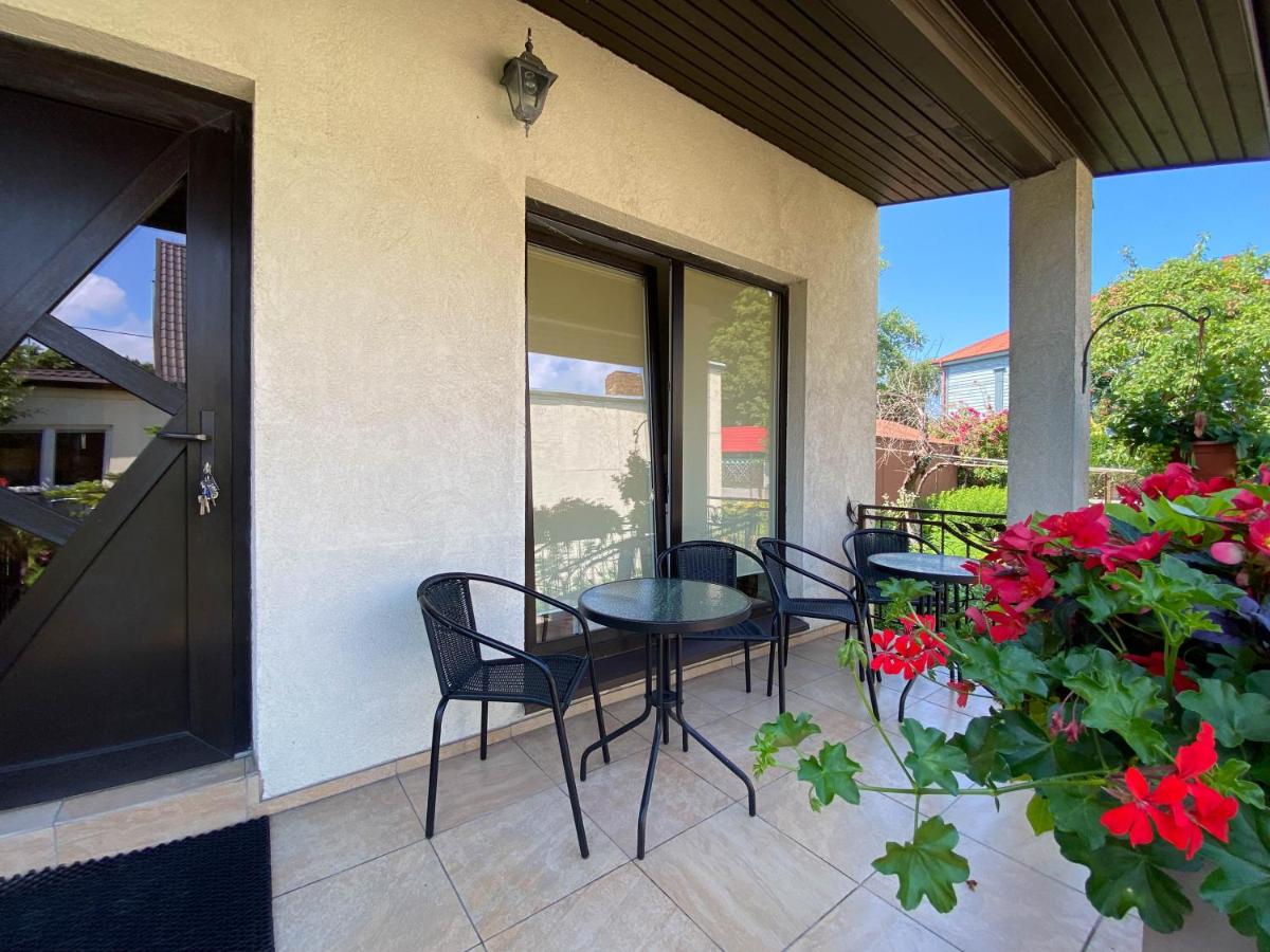 Comfy Summer House Near Beach - Housity