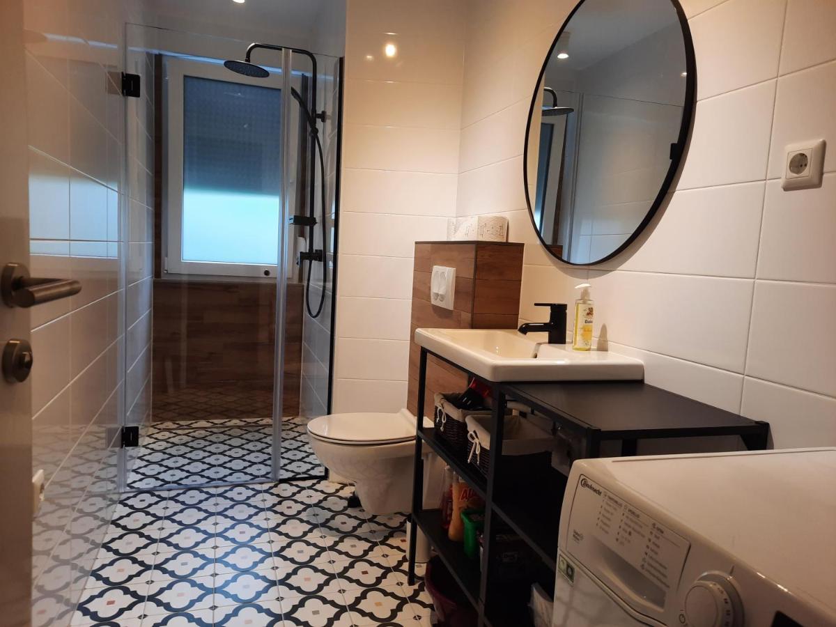 Babalina's Place - Housity