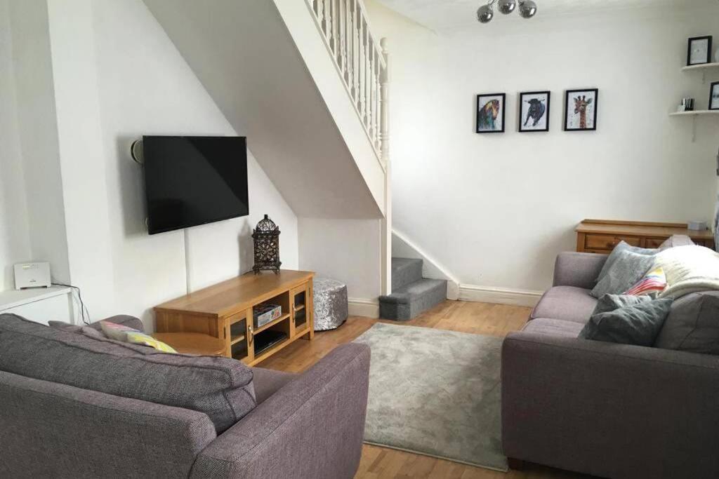 Ted’s House: Comfy, cosy, close to the beach - Housity