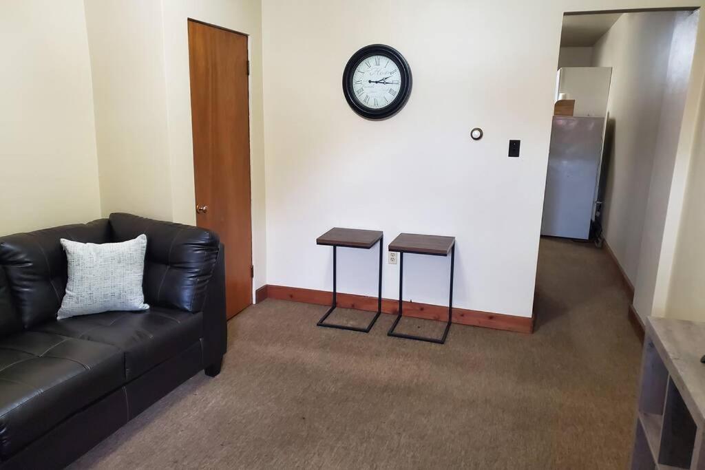 Nice and cozy home for a business or family stay. - Housity