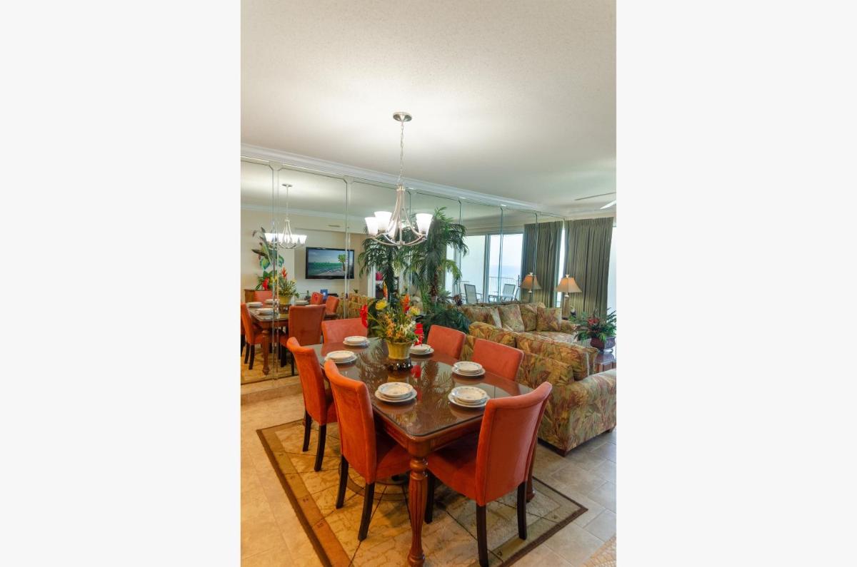 Boardwalk 2111 'Seaside Memories' - Housity
