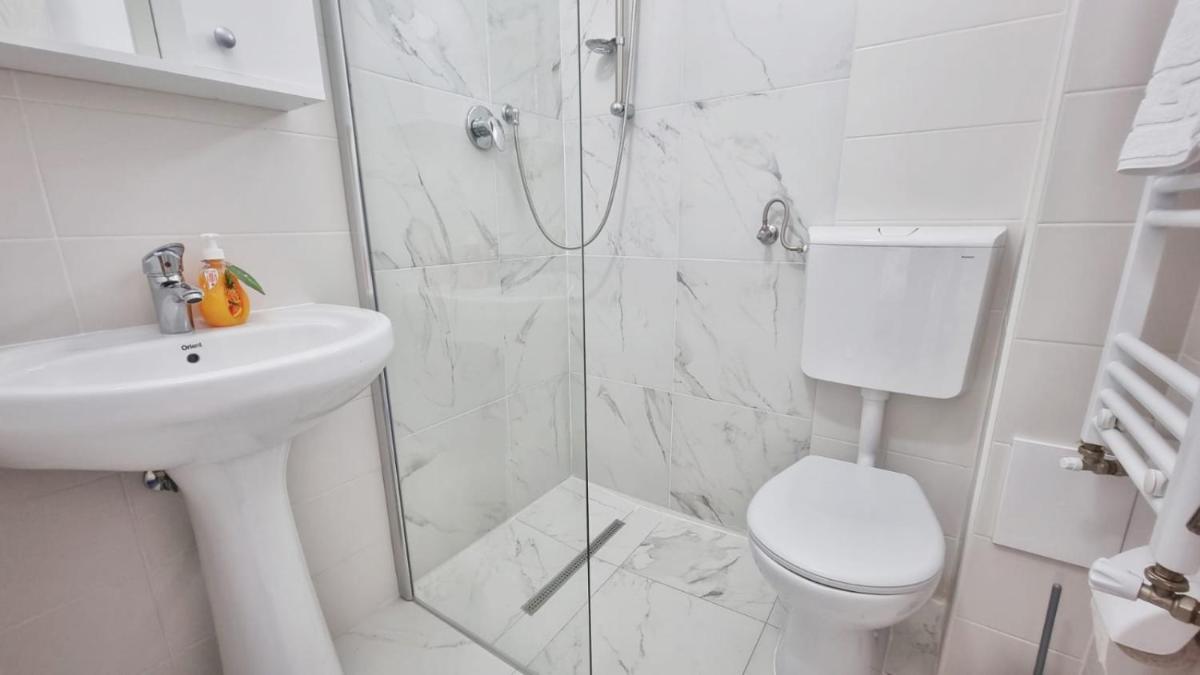 Pensiunea Dario - Housity
