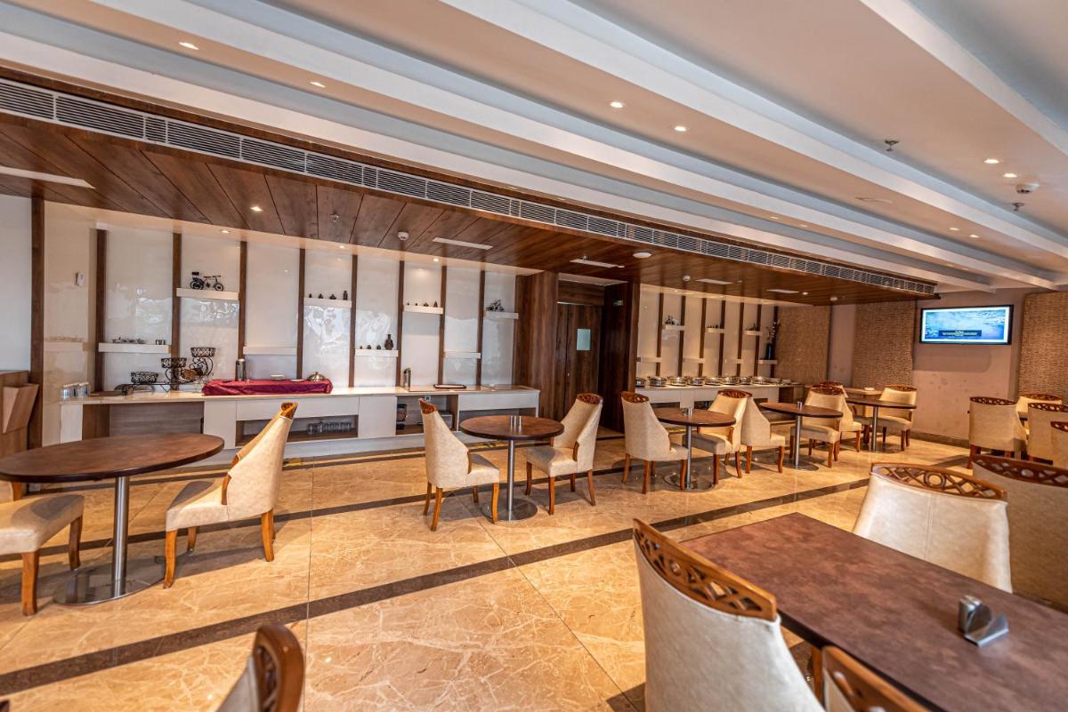 Suitetrails - The Elite Lucknow Convention Hotel