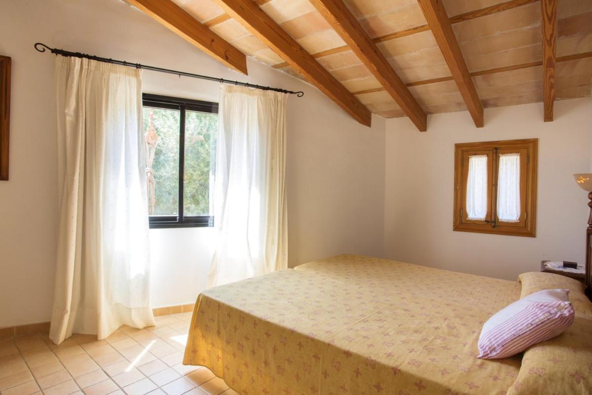 Spacious apartment in Pollenca with mountain view - Housity