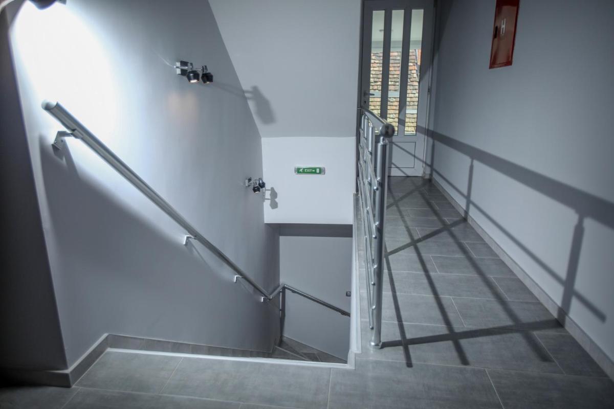 Dunavski Cvet - Housity