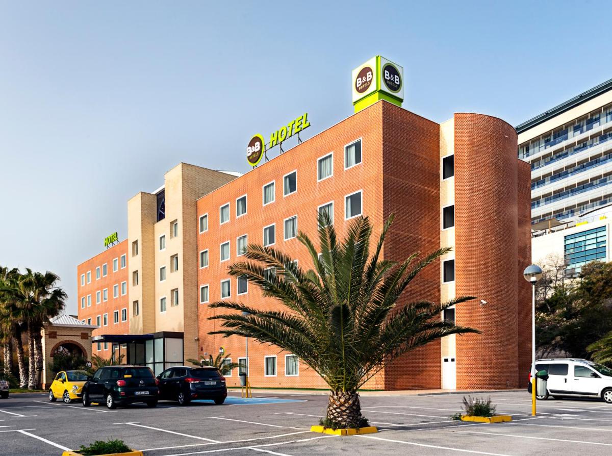 B&B HOTEL Alicante - Housity