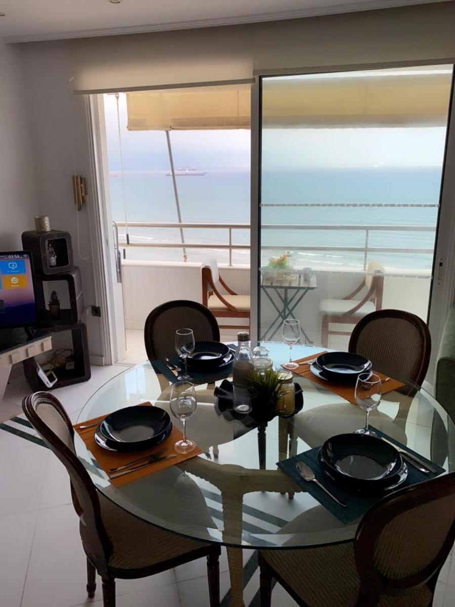 Larnaca Room, 50m to the Finikoudes beach - Housity