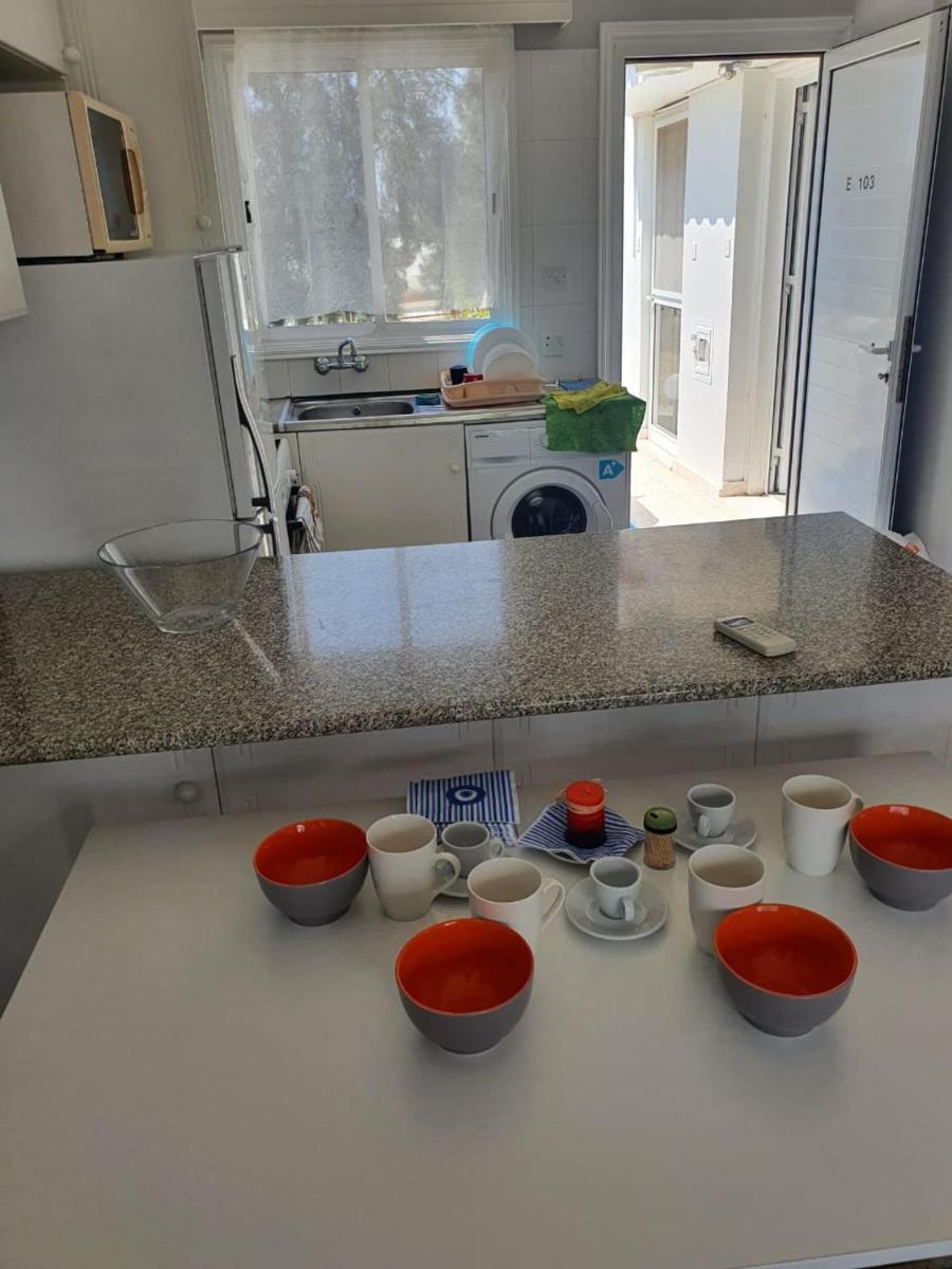Suitetrails - Beautiful 2 bedrooms flat,near beach,free parking
