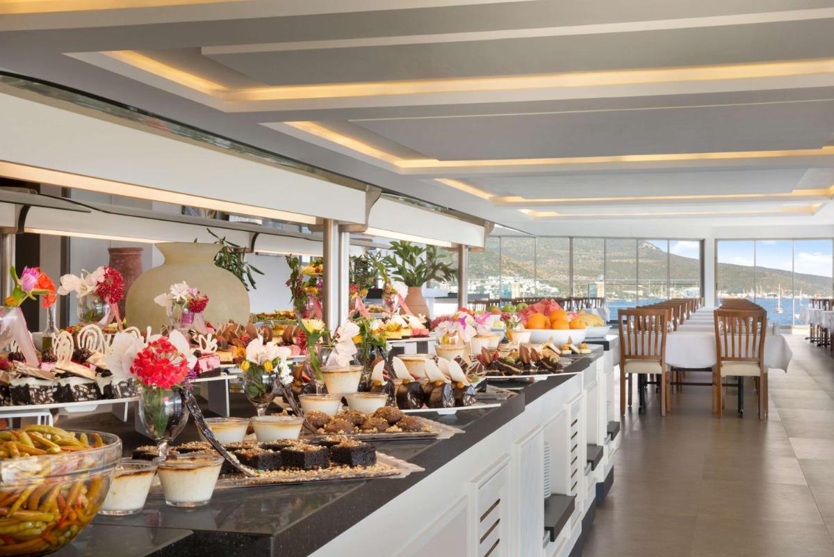 La Quinta by Wyndham Bodrum - Housity