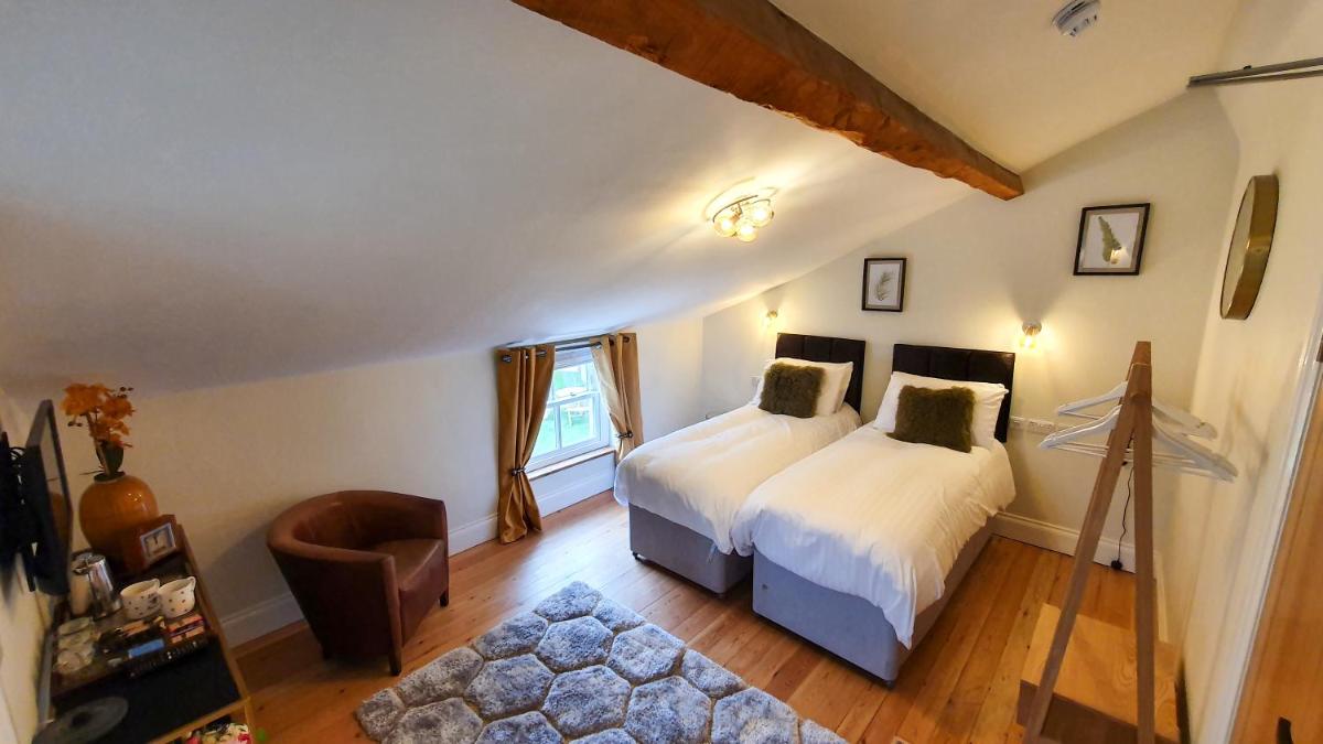 The Adam and Eve - Housity